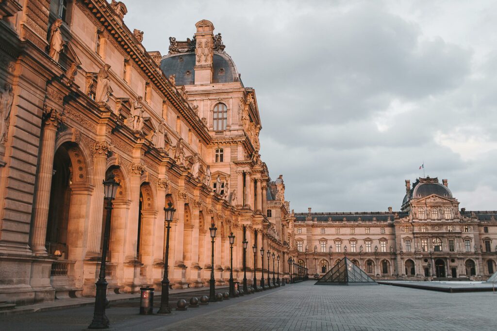 Tour of Paris’ epic Louvre Museum